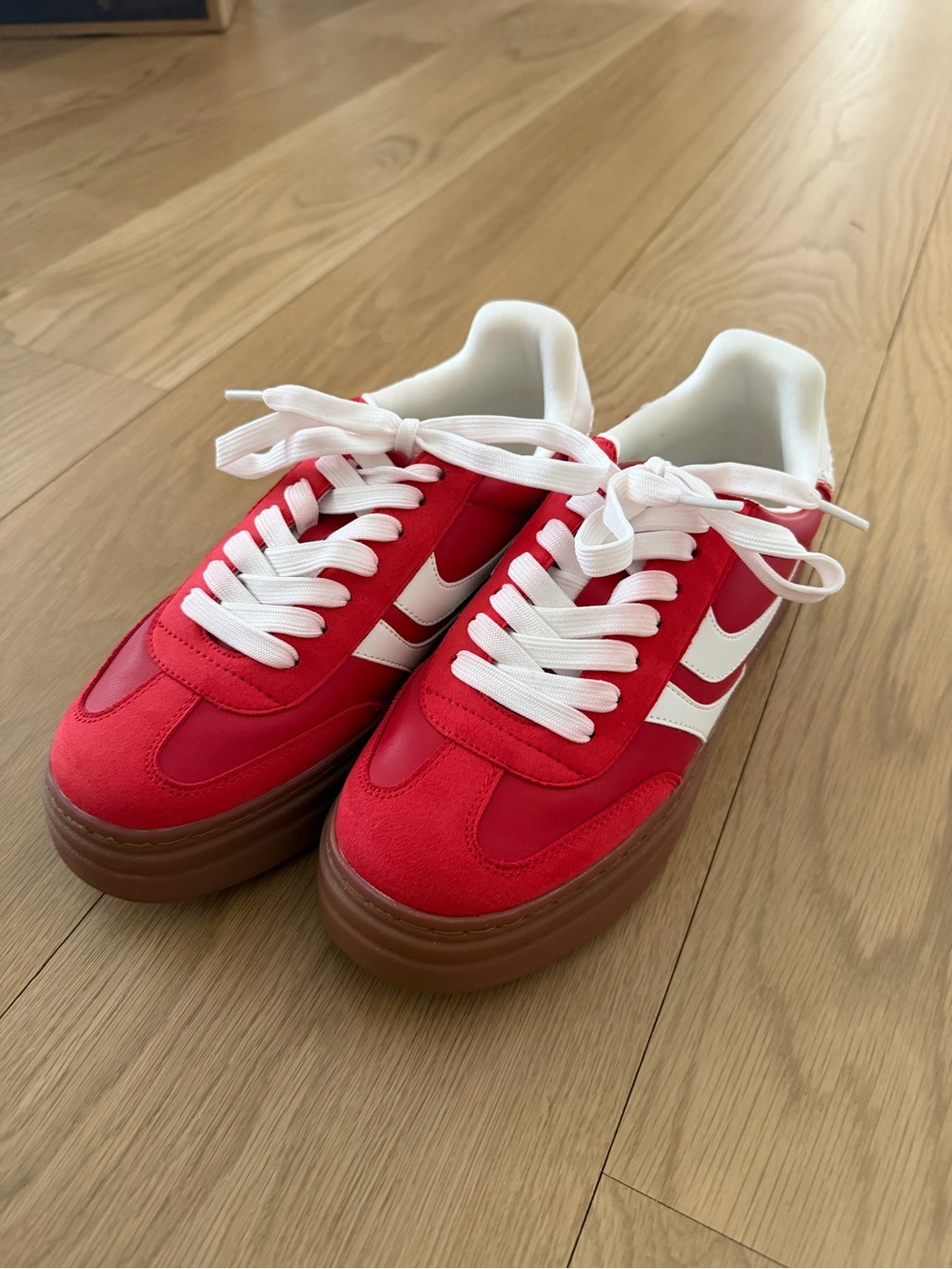 Project Cloud Memory Foam Women’s US 7.5 Red Low-Top Sneakers with White Stripes